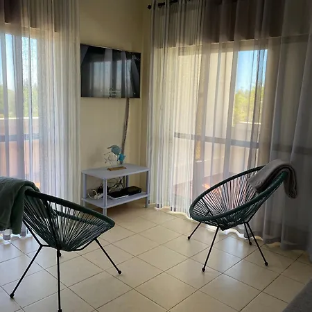 Charming With Shared Pool Appartement *
