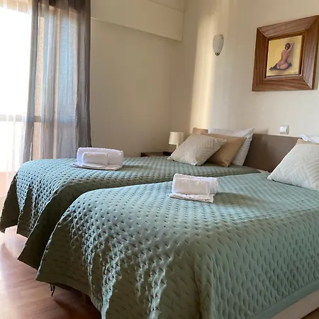 Charming With Shared Pool Appartement *