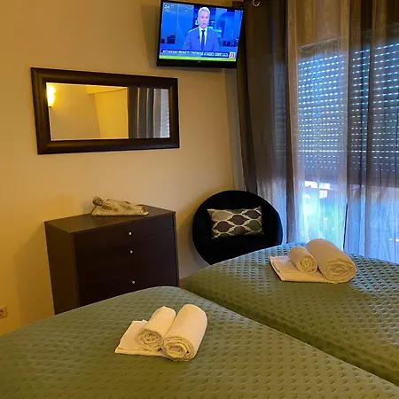 Charming With Shared Pool Vilamoura