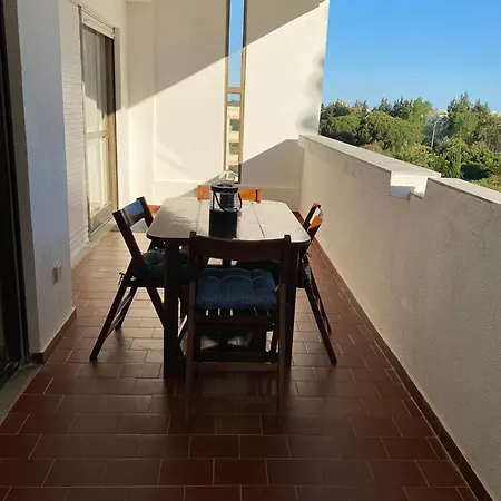 Charming With Shared Pool Appartement *