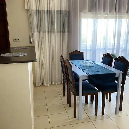 Charming With Shared Pool Appartement *