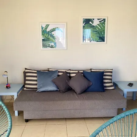 Charming With Shared Pool Appartement