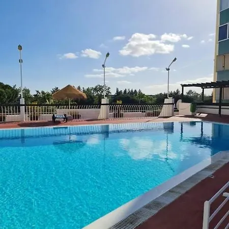 Charming With Shared Pool Appartement
